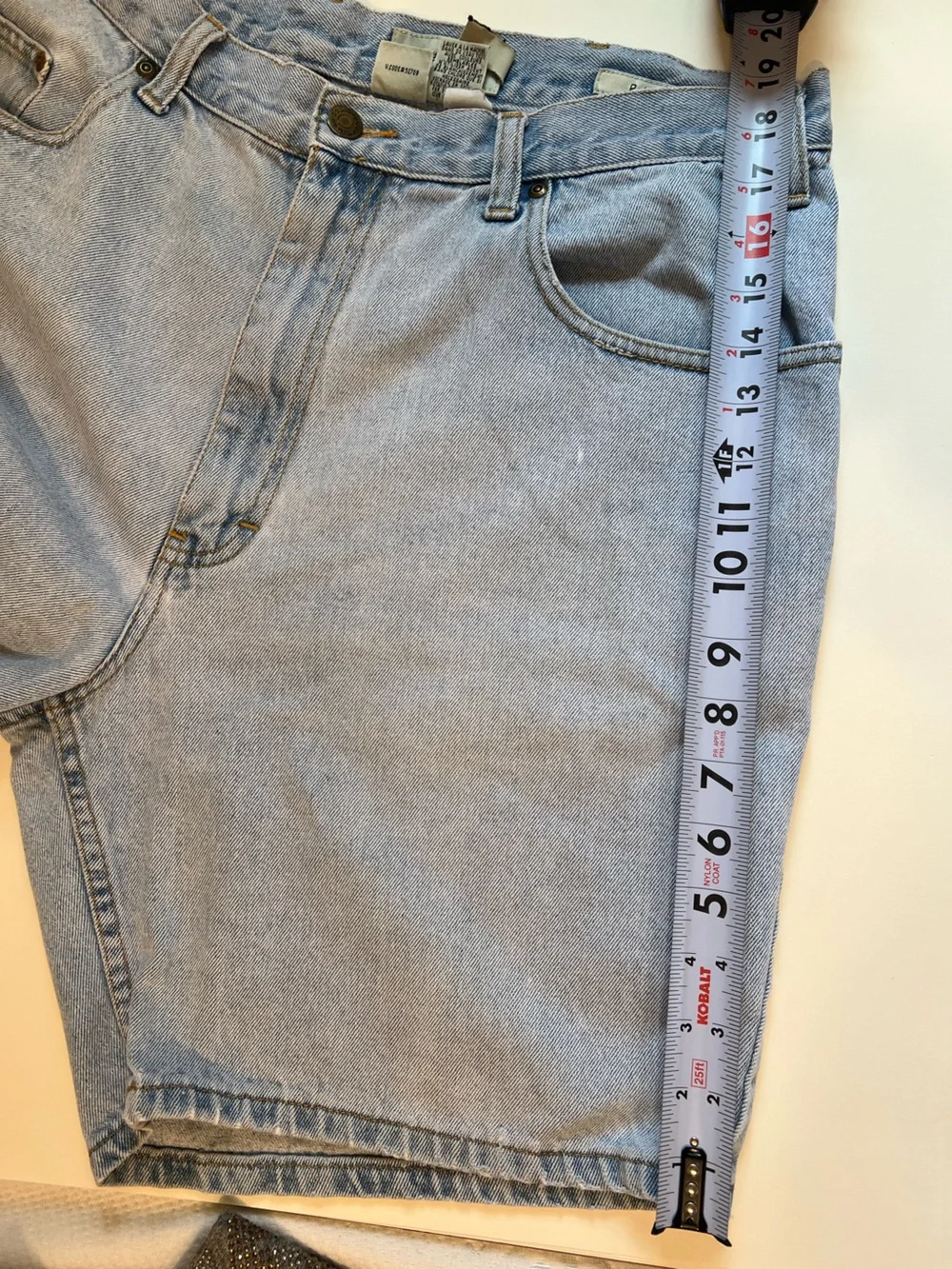 Vintage Eddie Bauer Light Blue Denim Men’s Shorts Jorts Size 38